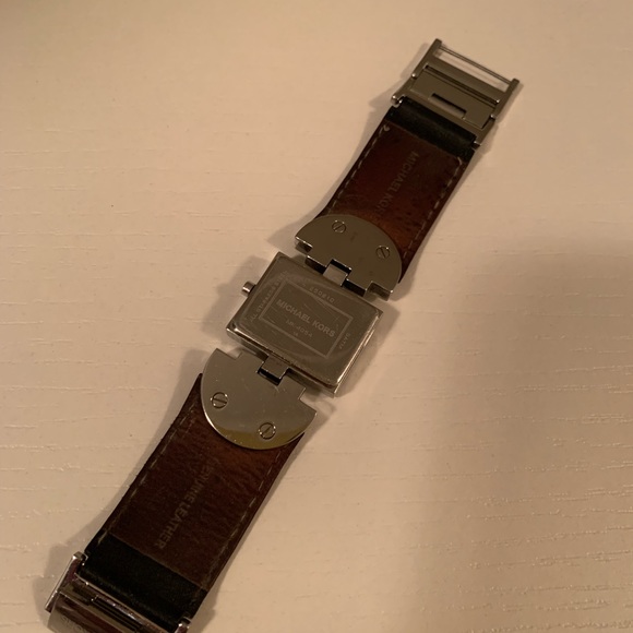 Women’s Michael Kors Watch - Picture 3 of 4